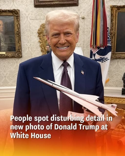 Observers have identified a troubling detail in a newly released photo of Donald Trump at the White House